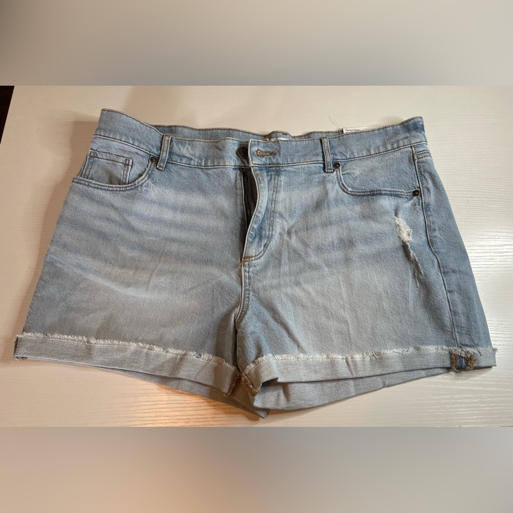 The Role Short Mid Rise Regular Fit size 32 / 14 US from LOFT.